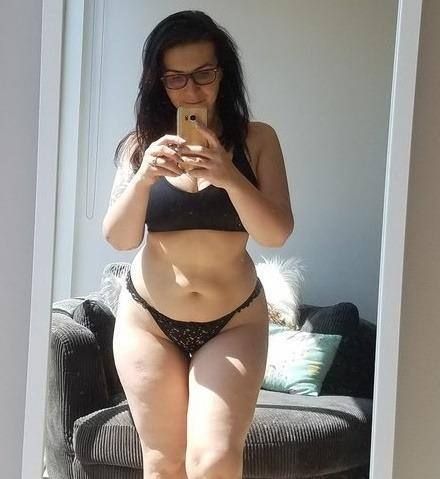 💘⎷⎛💚47**yrs Old Attractive Woman✔✔✔Seeking……Secret Blow Job!!💚⎷⎛💘 - Image 2